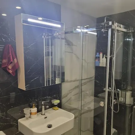 One Bedroom In Center Apartment