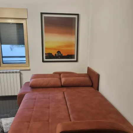 One Bedroom In Center *