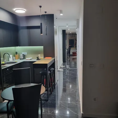 One Bedroom In Center *