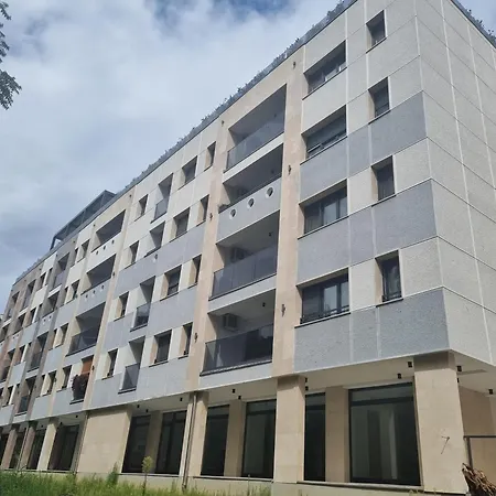 One Bedroom In Center Apartment *